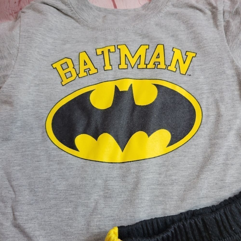 Batman outfit 2T - Picture 2 of 5